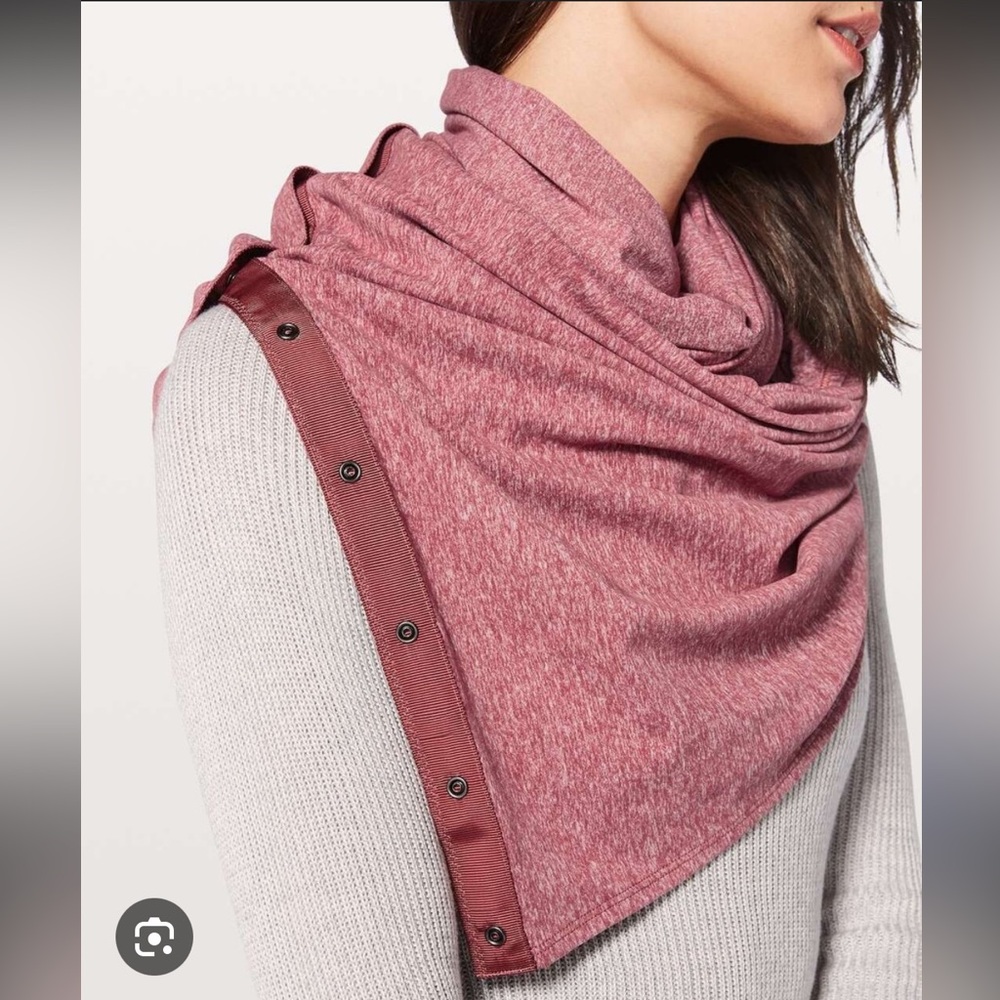 6/$32🛍️ Lululemon | Vinyasa Wrap Scarf, Heather Pink
